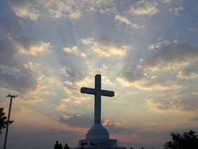 2012 04 Kreuzberg Wolken